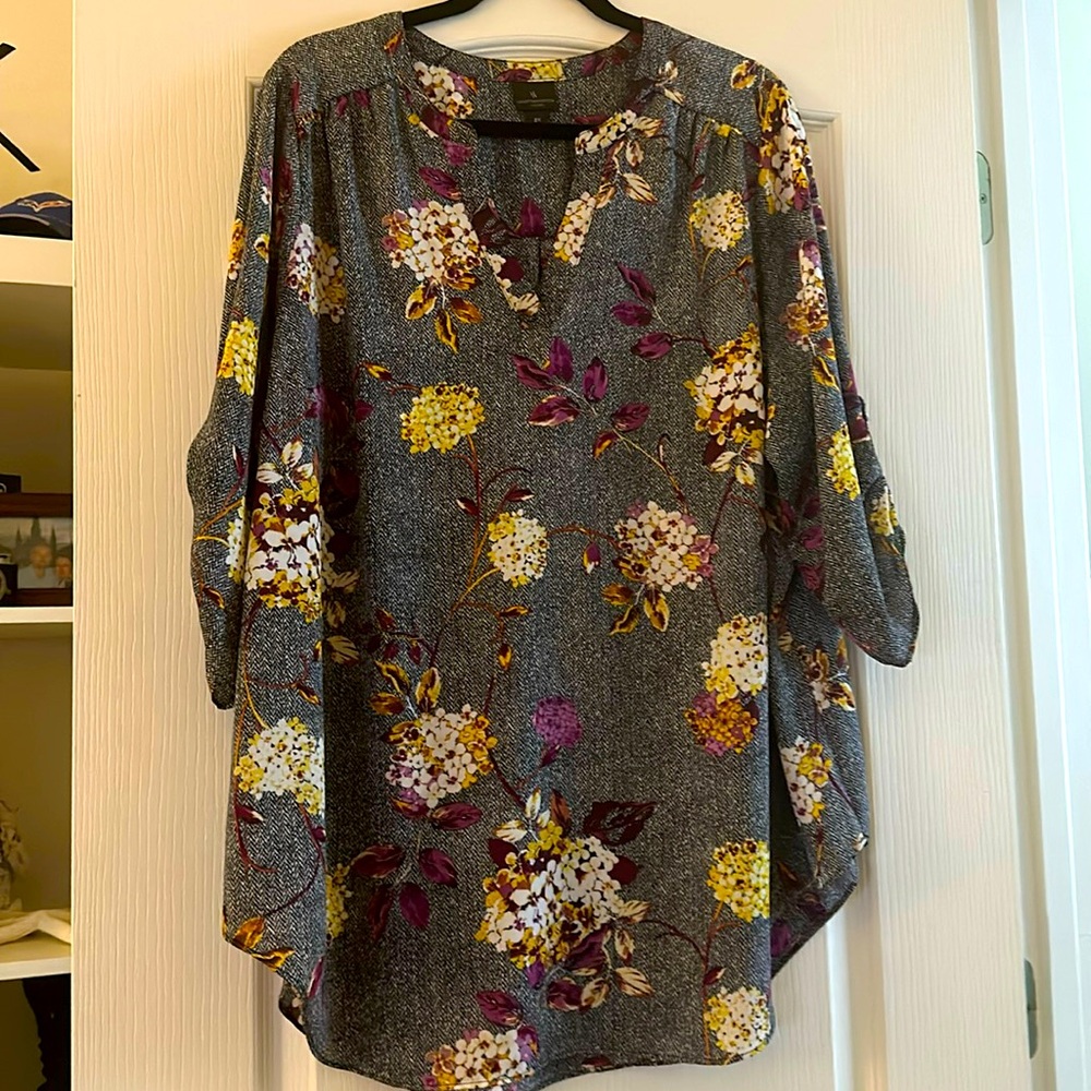 Plus size top. Colorful.
